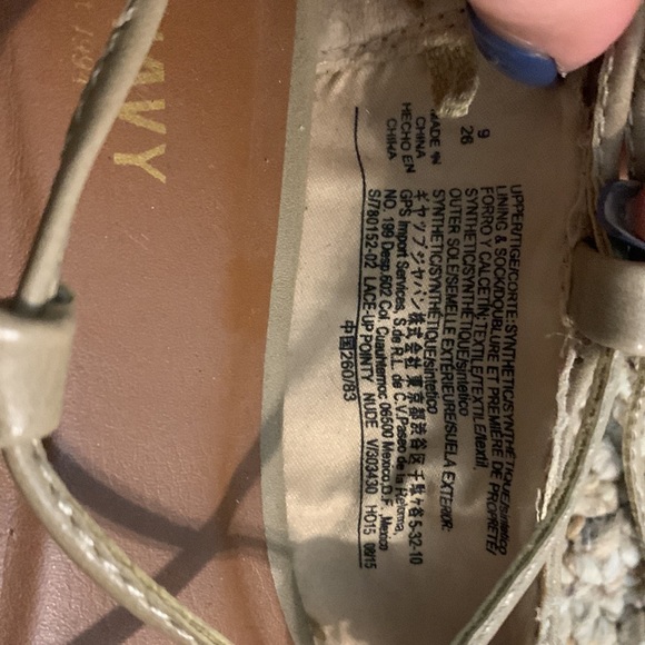 Beige/ Tan Old Navy Flats With Tie Detail - Picture 2 of 5